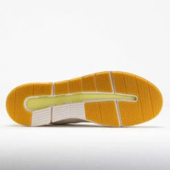 On Running On The Roger Centre Court 2 Women's White/Limelight 11 On Running On The Roger Centre Court 2 Women's White/Limelight -Famous Shoes Store 118337 4