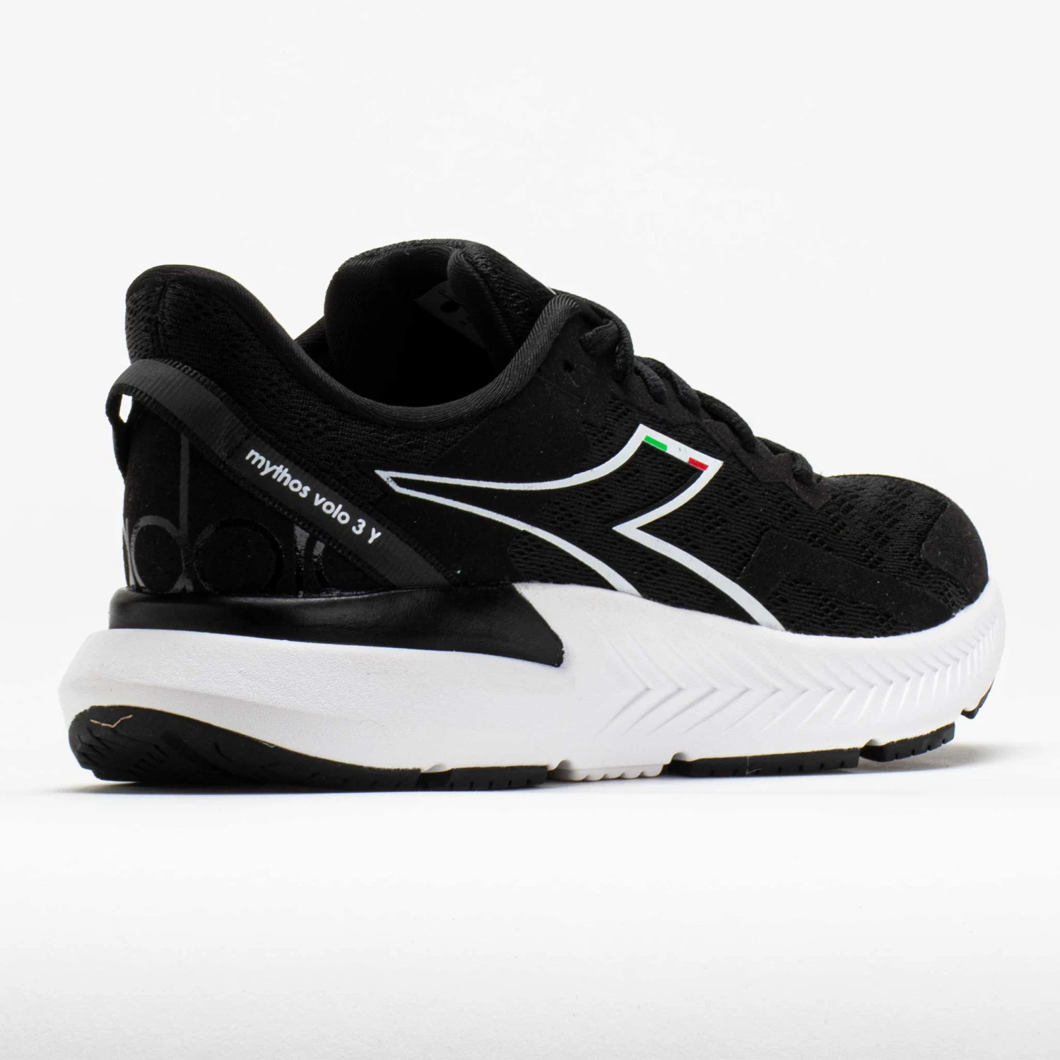 Diadora Mythos Volo 3 Junior Black/White 8 Diadora Mythos Volo 3 Junior Black/White - Image 6